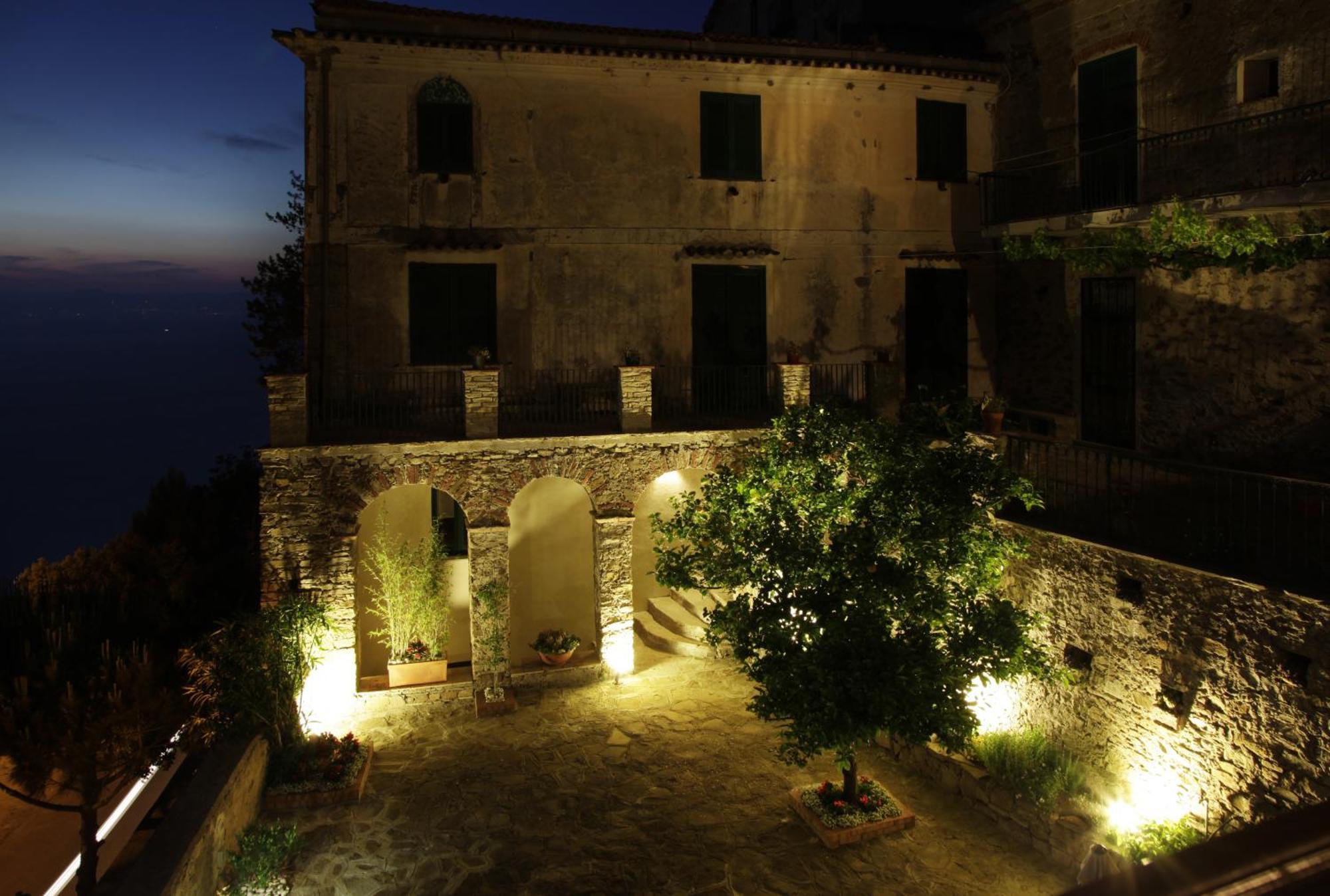 Residenza D'Epoca Tamara Castellabate Exterior foto